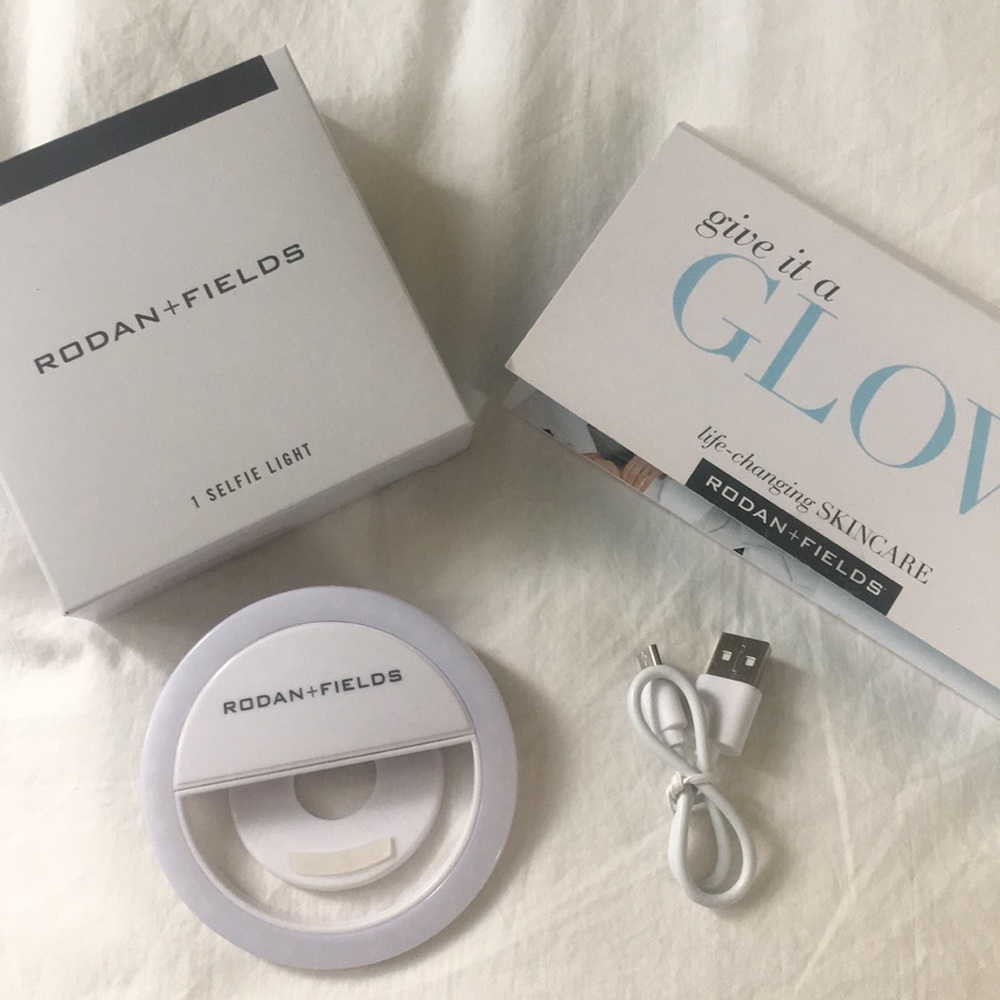 Rodan + Fields selfie light & redefine sample pack